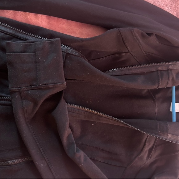 Black define jacket (Luon) zipper works perfectly. Color is not faded! - Picture 4 of 4